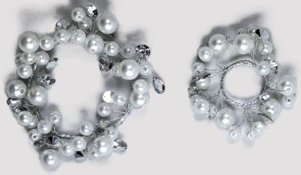 33021 - Faux Sparkly Pearls and Gems with a Silver decoration ring. 